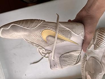 soft shell: Мужские кроссовки, 43, Nike, Б/у, цвет - Белый, Самовывоз — 1