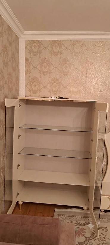 Mebel: Məhsul: Yataq otağı üçün krem rəngli mebel dəsti hissələri 1) Kupe — 4