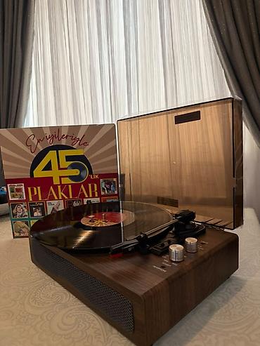 blu ray disk: Arxa ətrafında zədəsi var zavod ona gorə bu qiymət qoyulun Vinil — 2