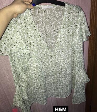yun koynekler: H&M 
1-2 defe geyinilib
Endirimle satilir