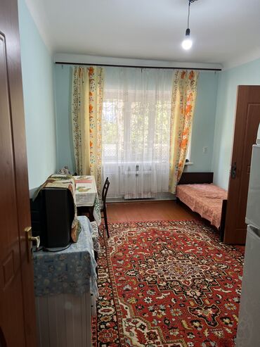 эмарк жибек жолу: 2 комнаты, 40 м², Хрущевка, 1 этаж, Косметический ремонт