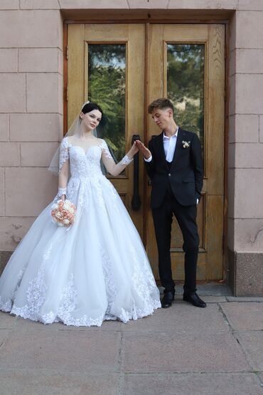 Свадебные платья: Свадебное платье, Пышная модель, 44, 46 (M), цвет - Айвори, Рукава: Длинные, С подъюбником — 3