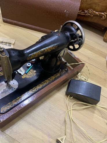 Qədim tikiş maşınları: Antik üslubda elektrik tikiş maşını Rusyanın singer firmasının tikiş — 4