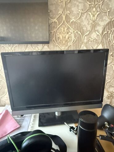 манитор компьютера: Монитор Toshiba, диагональ примерно 22–24". Плоская панель с глянцевой