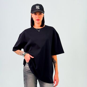 Женская удлинённая футболка оверсайз из хлопка — базовая, чёрная