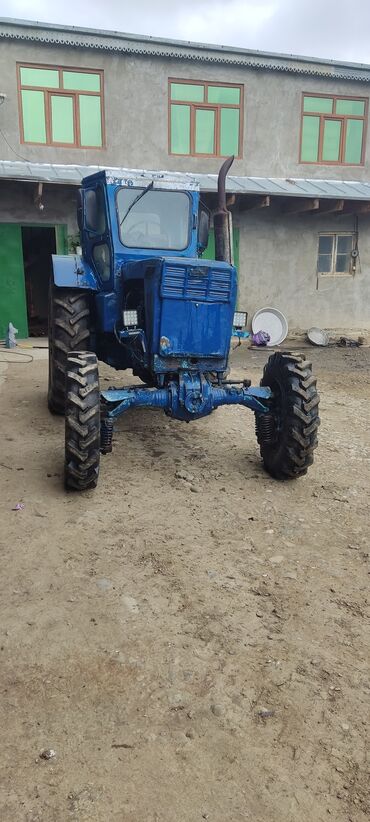 əl traktoru: Traktor 2000 il, motor 5.5 l, İşlənmiş