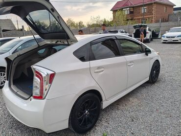 электирик машина: Toyota Prius: 2015 г., 1.8 л, Вариатор, Гибрид, Хетчбек