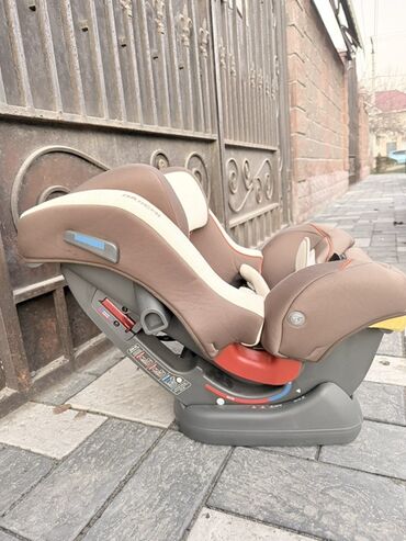 куплю автокресло: Автокресло, түсү - Күрөң, Колдонулган