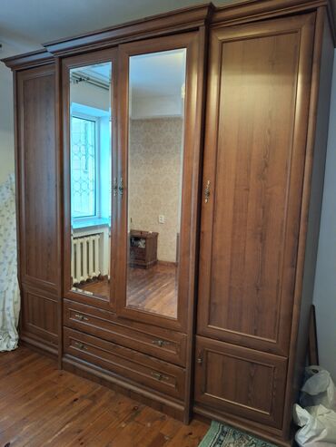 кухонные буфеты бу: Шкаф