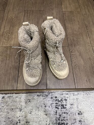 зимние мужские обувь: Зимняя обувь ZARA на девочку 36 размер теплые