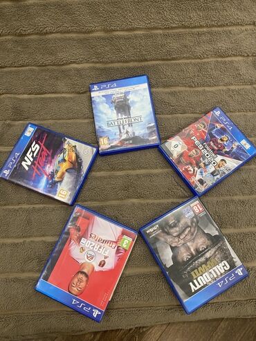 dinamik qutusu: PS4 oyun diskləri dəsti Paketdə olan oyunlar: - Star Wars Battlefront