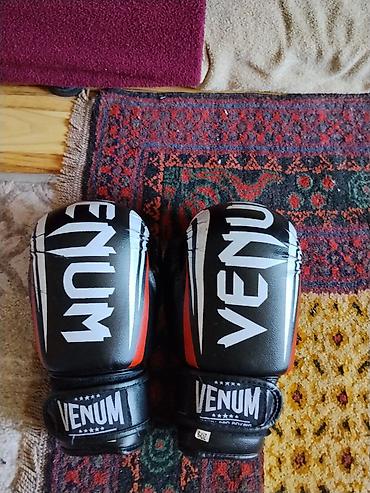 Venum boks əlcəkləri - Brend: Venum - Ölçü/çəki: 6 oz (manjetdə qeyd