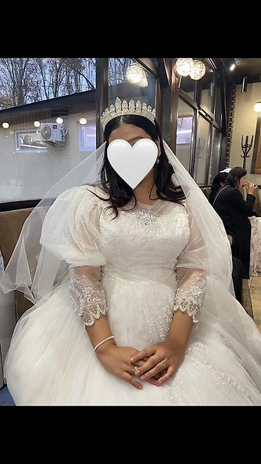 18 одежда: Свадебное платье, 2XL, Без кольца, Фатин, Пышное, Кружево, Б/у — 1