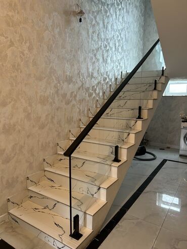 Pilləkən məhəccərləri: Mərmər pilləkənlər üçün metal və dekorativ məhəccər istehsalı və — 5