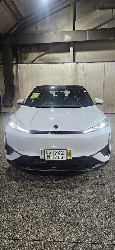 Другой электротранспорт: Электромобиль кроссовер (белый кузов, черная крыша) DONGFENG AEOLUS L7 — 2