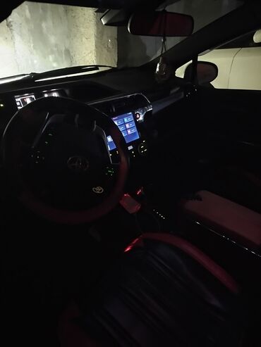 Toyota: Toyota Aqua hibrid hetçbek - Rəng: ağ - Güzgülərdə dönmə siqnalları — 16