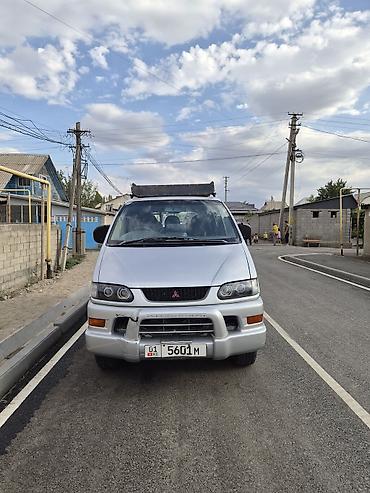lsd: Mitsubishi Delica: 2002 г., 3 л, Автомат, Бензин, Минивэн — 2