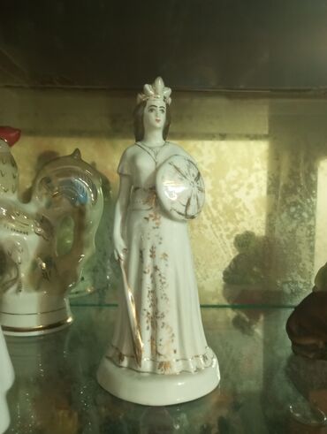 statuetkalar: Статуэтка, 1950 год, Фарфор, СССР, Самовывоз at lalafo.az statuetkalar: Статуэтка, 1950 год, Фарфор, СССР, Самовывоз