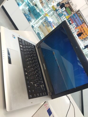 процессоры для ноутбука: Ноутбук, Samsung, Intel Core i3, Колдонулган, Татаал эмес тапшырмалар үчүн