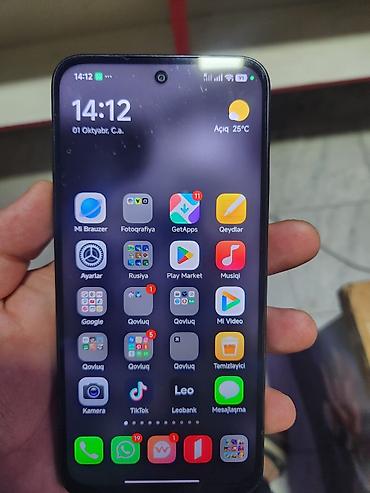 xiaomi mix fold 4: Xiaomi Redmi smartfon - Arxa tərəfdə üçlü kamera modulu: 50 MP əsas — 5