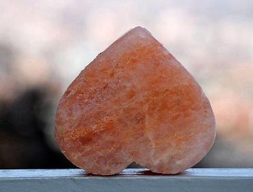 Sveće i svećnjaci: Masivni svećnjak od RUŽIČASTOG KAMENA u obliku Srca. Vintage, izuzetno — 8