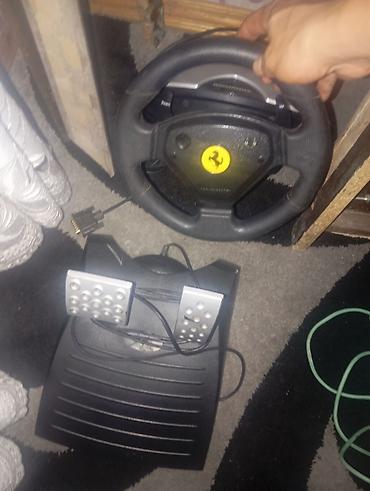 Video oyunlar üçün aksesuarlar: Oyun sükan dəsti – Thrustmaster Ferrari temalı - Sükan və pedallar — 1
