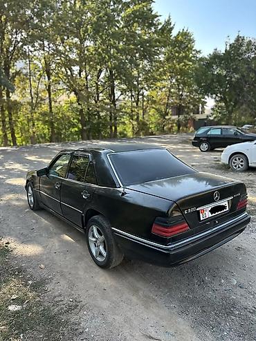 220 mers: Mercedes-Benz W124: 1993 г., 2.8 л, Механика, Бензин, Седан — 4