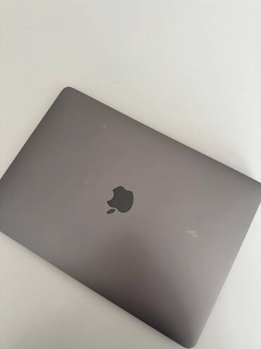 apple notebook qiymeti: Apple M1, 8 GB, 13.1 "