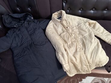 детская фирменная куртка: Продаются две шикарные фирменные куртки за 1000 сом,практически не