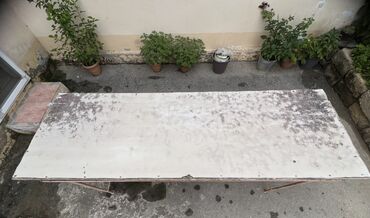 seyf qapi islenmis: Нераскладной, Дерево, Прямоугольный стол