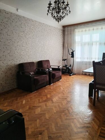 sumqayit 17 mkr: Bakı, Bakıxanov qəs., 4 otaqlı, Köhnə tikili, 95 kv. m