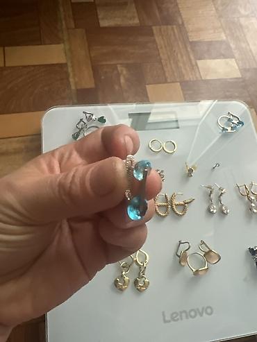изумруд: Серьги-капли, коллекция бижутерии продаю по одел носит разные цены две — 2