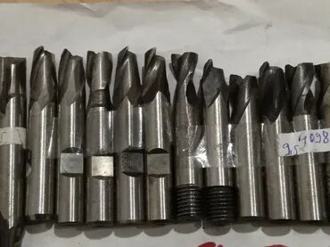 Ostali uređaji: Glodalo 9mm, 9,5mm, 9,6mm, 9,8mm Cena je po komadu Neka glodala su — 9