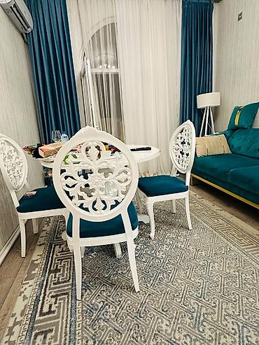 masa ayağı: Klassik üslubda yemək qarnituru və divan dəsti - Dairəvi masa: Ağ — 3
