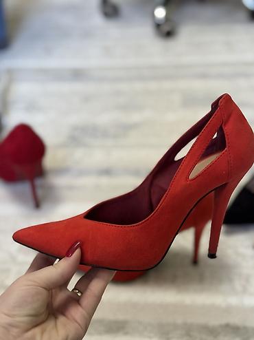 Туфли: Девочки, продаю туфли Эти туфли заслуживают выходить в свет Все в at lalafo.kg — 11 Туфли: Девочки, продаю туфли Эти туфли заслуживают выходить в свет Все в — 11