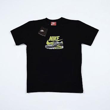 Nike muška majica kratkih rukava - Boja: crna - Grafika na prednjoj na lalafo.rs Nike muška majica kratkih rukava - Boja: crna - Grafika na prednjoj