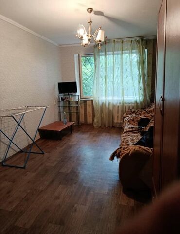 продажа 1 ком квартиры: 2 бөлмө, 43 кв. м, 104-серия, 1 кабат, Косметикалык ремонт