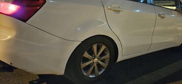 Kia: Kia Rio: 1.4 l | 2012 il Sedan — 5