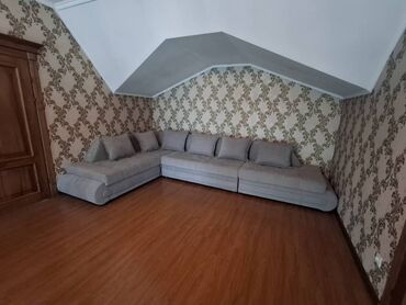 Угловые диваны: Угловой диван, C подушками, Трехместный — 11