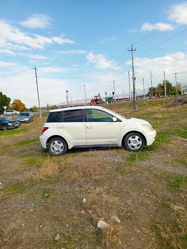 golf 3 каракол: Toyota ist: 2003 г., 1.3 л, Автомат, Бензин