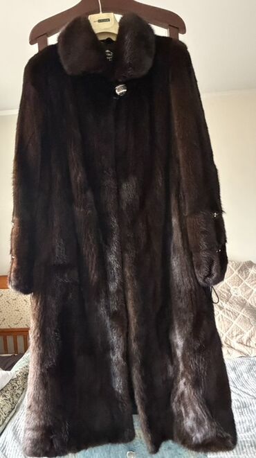 Шубы: Длинная норковая шуба натурального темно-каштанового цвета. - — 9