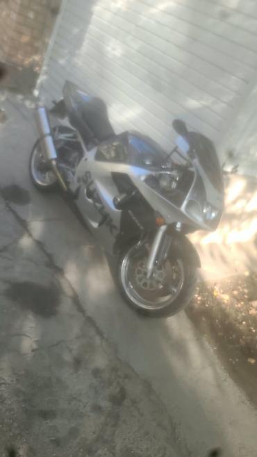 Suzuki: Suzuki GSX-R 750 — спортивный мотоцикл в классическом — 2