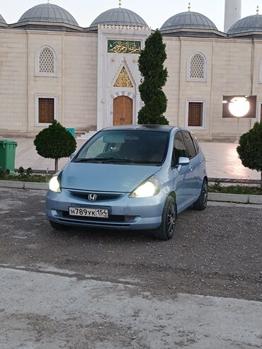 колф 3: Honda Fit: 2003 г., 1.3 л, Вариатор, Бензин