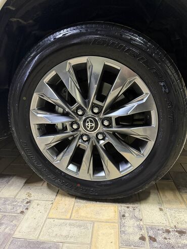 Toyota: Toyota Land Cruiser: 2022 г., 3.5 л, Автомат, Бензин, Внедорожник — 5