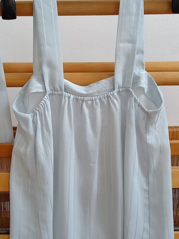 Bluze: Nova, vežena bluza sa širim bretelama vel. 40, L,, svetlo plava, ima — 9