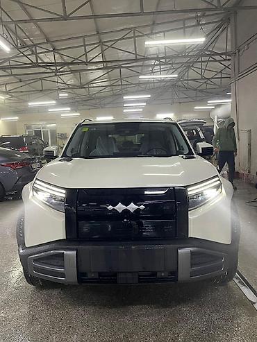 Другие детали кузова: Внедорожник (белый кузов) с брутальным дизайном и современным световым — 1