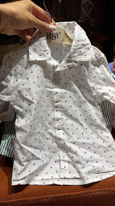 Uşaqlar üçün digər geyimlər: Одежда и обувь на МАЛЬЧИКА 2/3 года

Все по 5азн за единицу — 2