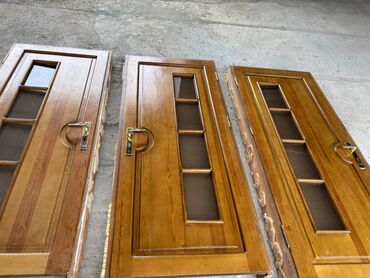 Фурнитура и комплектующие: 5 ədəd taxta qapı çərçivəsi ilə bir yerdə. Keyfiyyətli materialdan