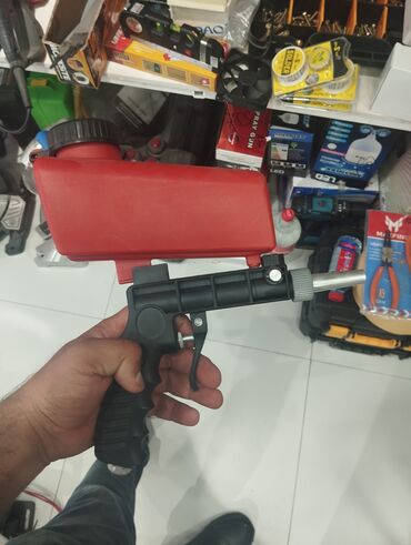 əllə çəkilmiş maşın şəkilləri: Pulverizator, Əllə, Pnevmatik