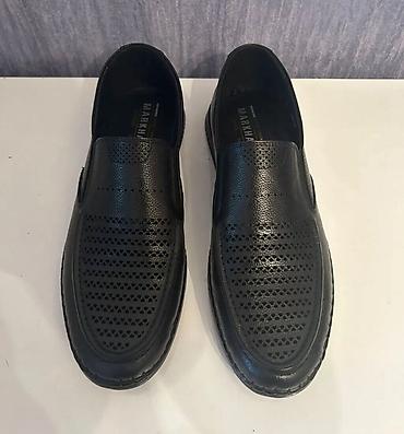 Məhsul: Kişi loafer ayaqqabısı - Rəng: qara - Üst material